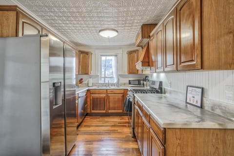 Microwave, oven, dishwasher, toaster