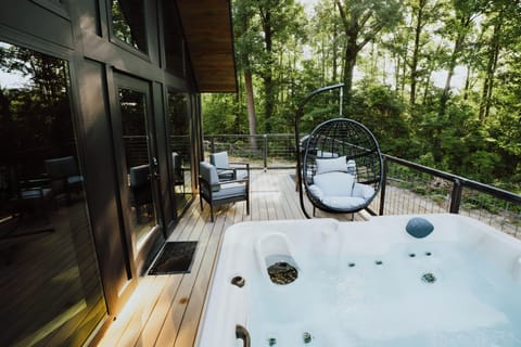 Private spa tub