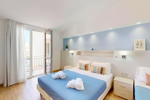 Deluxe Triple Room, Balcony | Premium bedding, minibar, in-room safe, desk