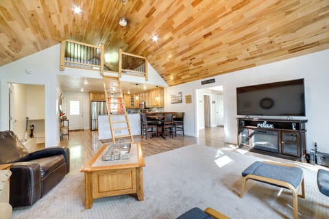 House (2 Bedrooms) | Interior