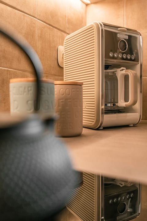 Deluxe Villa | Coffee and/or coffee maker