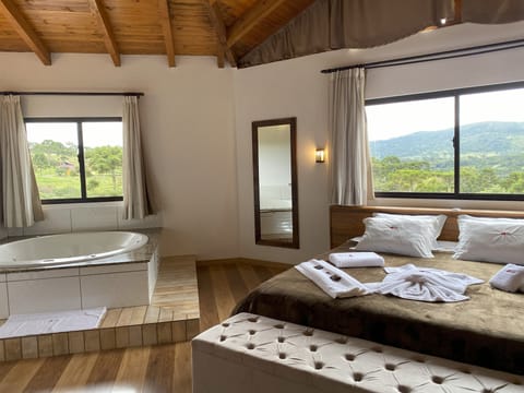 Deluxe Studio Suite | Premium bedding, free WiFi, bed sheets