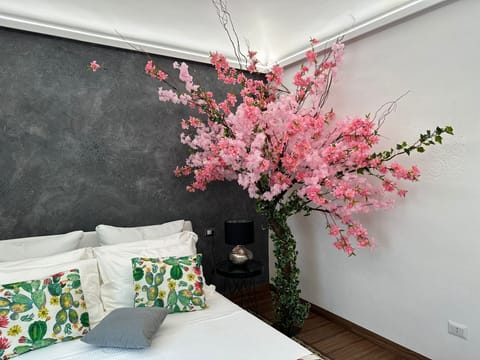 Superior Room | Bathroom | Shower, eco-friendly toiletries, hair dryer, bathrobes