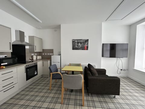 House | Private kitchen | Fridge, microwave, oven, stovetop