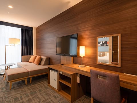 1 bedroom, premium bedding, in-room safe, desk