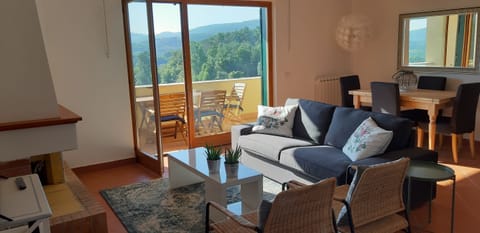 Apartment | Living area | Fireplace