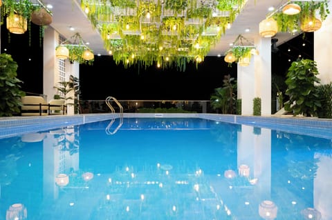 Rooftop pool