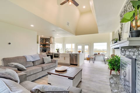 House (2 Bedrooms) | Front of property