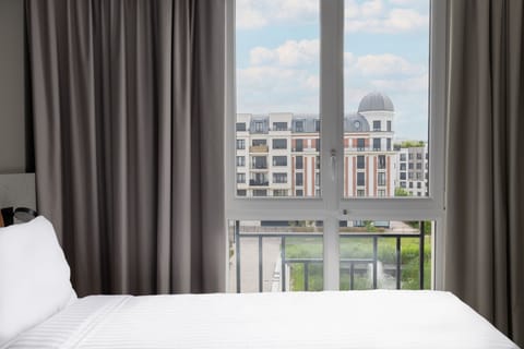 Room, 2 Twin Beds | Hypo-allergenic bedding, desk, laptop workspace, soundproofing