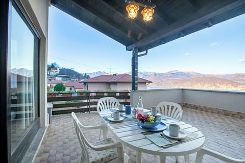 Family House, Multiple Bedrooms, Mountainside (Lake View Terrace Over The Borromean) | Outdoor dining
