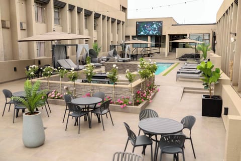 Poolside bar