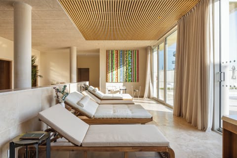 Couples treatment rooms, steam room, hot stone massages, body scrubs