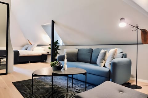 Loft | Premium bedding, memory foam beds, minibar, in-room safe