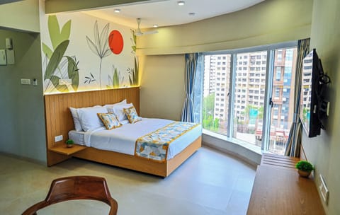 Urban Corner Room | Free WiFi