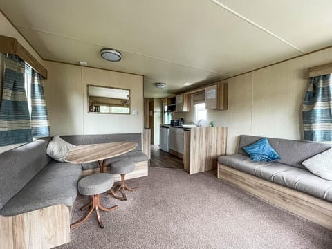 Cabin | Living area | TV, fireplace