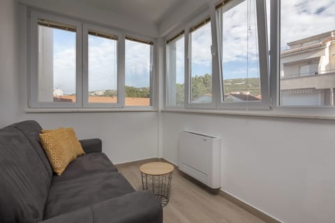 21-inch flat-screen TV with cable channels