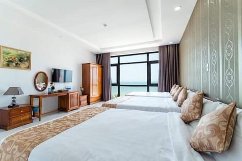 Family Room, Sea View | Desk, laptop workspace, soundproofing, WiFi (free)