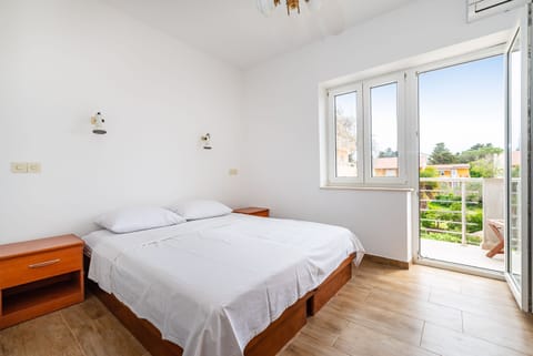 Room, 1 Bedroom, Balcony, Garden View | 1 bedroom