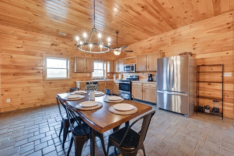 House (2 Bedrooms) | Interior