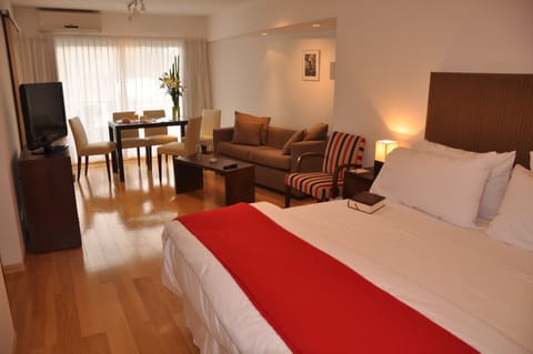 1 bedroom, in-room safe, iron/ironing board, free WiFi