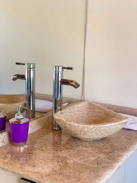 Habitacion grande | 1 bedroom, free WiFi, bed sheets