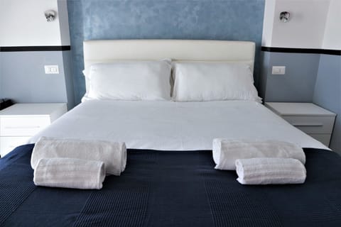 Economy Room | In-room safe, soundproofing, iron/ironing board, free WiFi