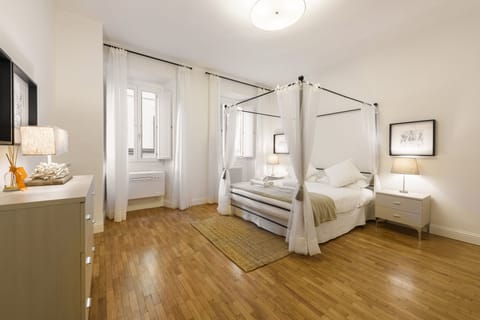 Deluxe Apartment | 2 bedrooms, premium bedding, down comforters, individually decorated