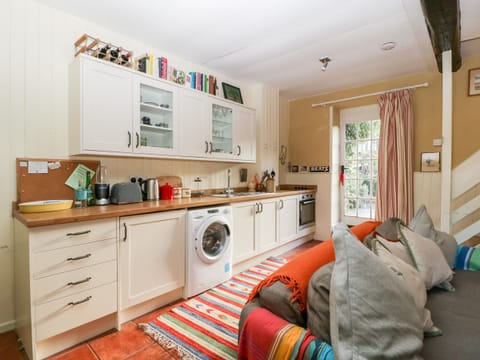 Cookware/dishes/utensils