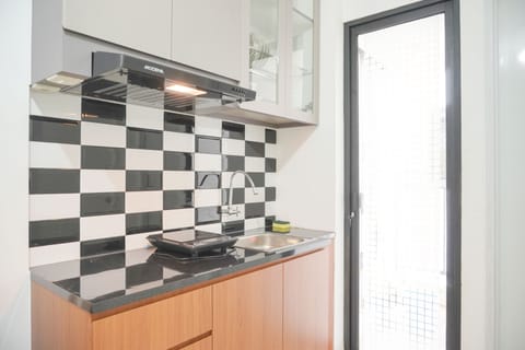 Apartment | Private kitchen | Full-size fridge, stovetop