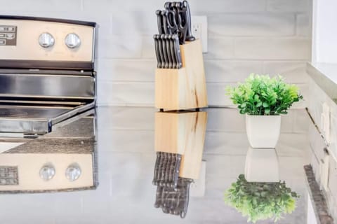 Apartment | Private kitchen | Fridge, microwave, oven, stovetop