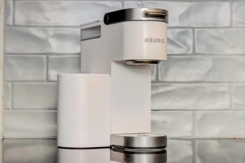 Apartment | Private kitchen | Fridge, microwave, oven, stovetop