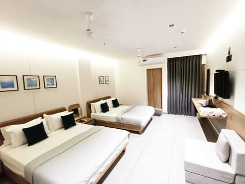 Family Room | WiFi (free)