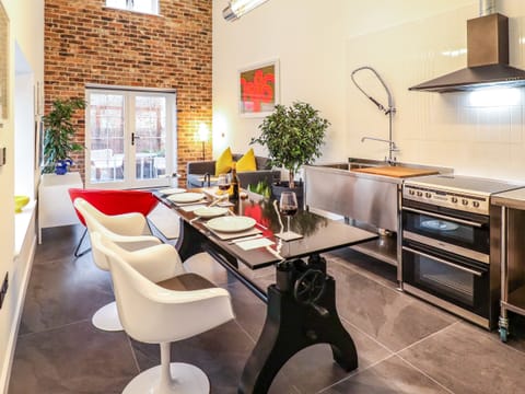 Fridge, dishwasher, electric kettle, toaster