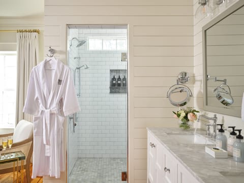 Deluxe Suite | Premium bedding, individually decorated, individually furnished