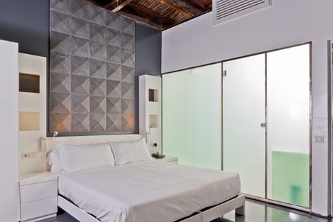 Deluxe Room | In-room safe, blackout drapes, soundproofing, iron/ironing board