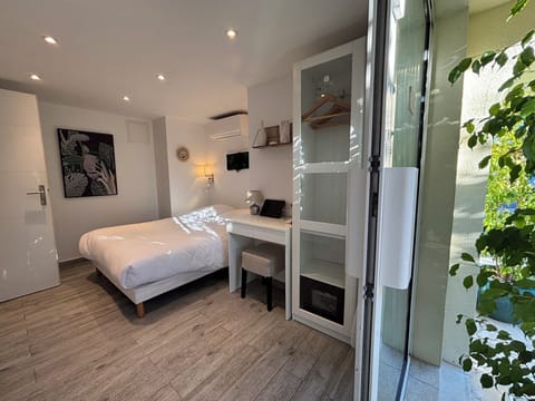 Classic Double Room | Minibar, desk, laptop workspace, free WiFi