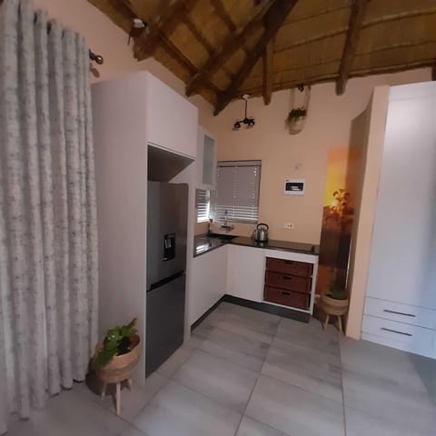 Standard Room | 1 bedroom, desk, laptop workspace, WiFi (free)