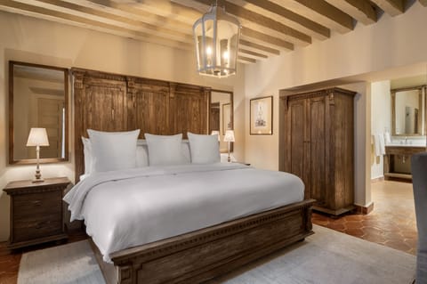 Deluxe Suite | 1 bedroom, Egyptian cotton sheets, premium bedding, memory foam beds