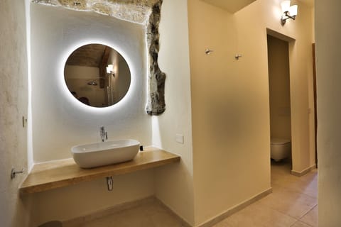 Family Suite | Bathroom | Hair dryer, bathrobes, slippers, bidet