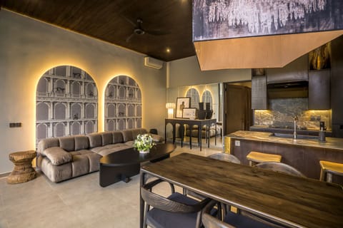 Deluxe Villa, 2 Bedrooms, Private Pool, Pool View | Dining room