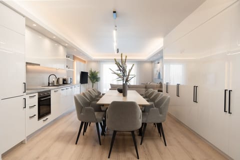 Luxury Apartment | Dining room