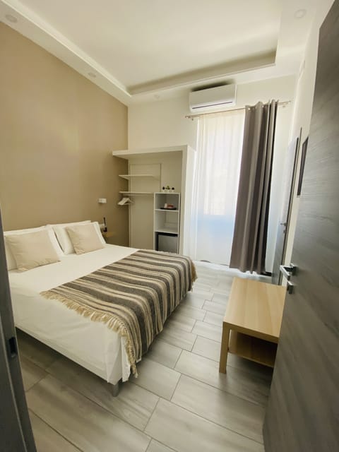 City Room | 1 bedroom, premium bedding, down comforters, memory foam beds