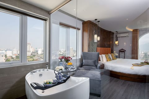 Premier Double Room, 1 King Bed, Bathtub, City View | Bathroom | Shower, designer toiletries, hair dryer, bathrobes