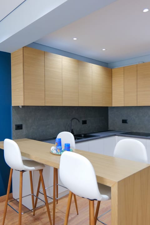 Apartment, 1 Bedroom, Sea View | Private kitchen | Fridge, oven