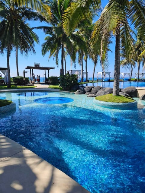 Exercise/lap pool