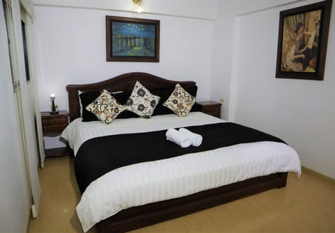 Deluxe Suite | Laptop workspace, soundproofing, free WiFi