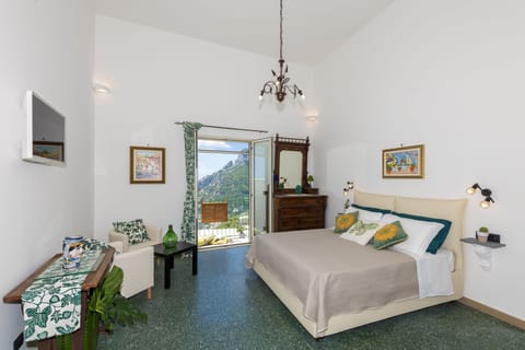 Deluxe Room, Sea View | Individually decorated, individually furnished, free WiFi, bed sheets