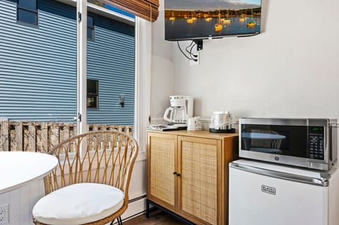 Standard Room | In-room dining