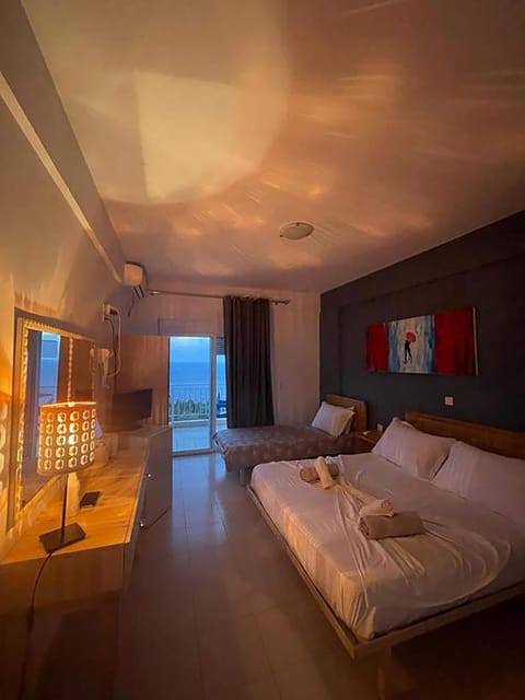 Triple Room, Sea View | Soundproofing, free WiFi, bed sheets