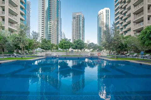 2 outdoor pools